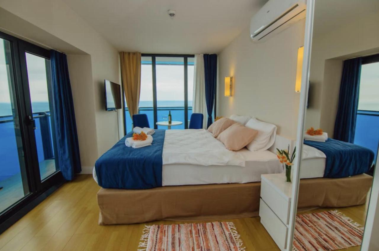 Sea Side Aparthotel In Orbi Complex Батуми Экстерьер фото