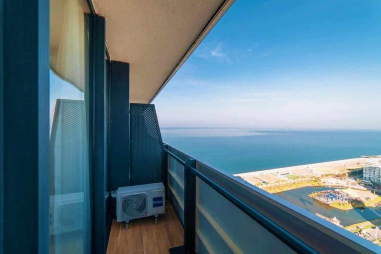 Sea Side Aparthotel In Orbi Complex Батуми Экстерьер фото