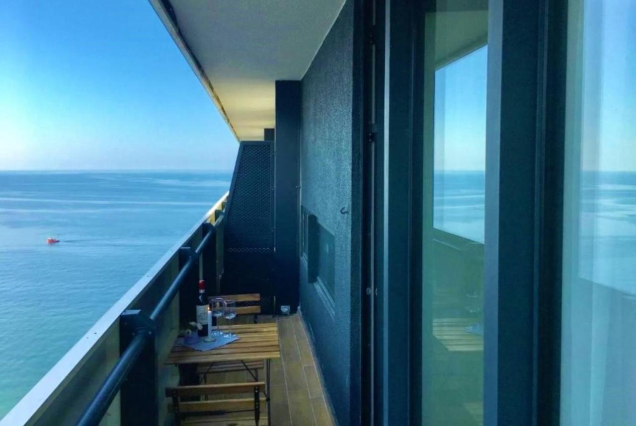 Sea Side Aparthotel In Orbi Complex Батуми Экстерьер фото