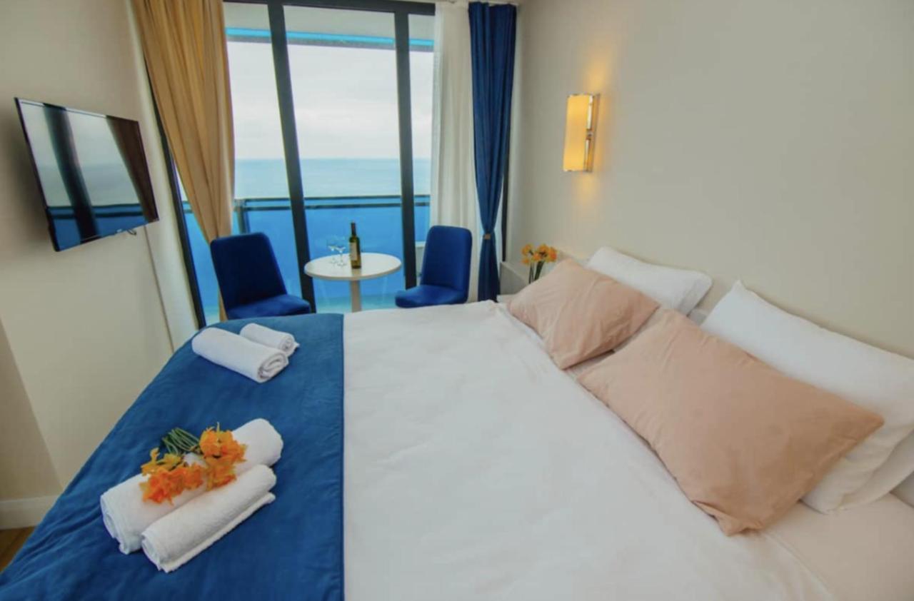 Sea Side Aparthotel In Orbi Complex Батуми Экстерьер фото